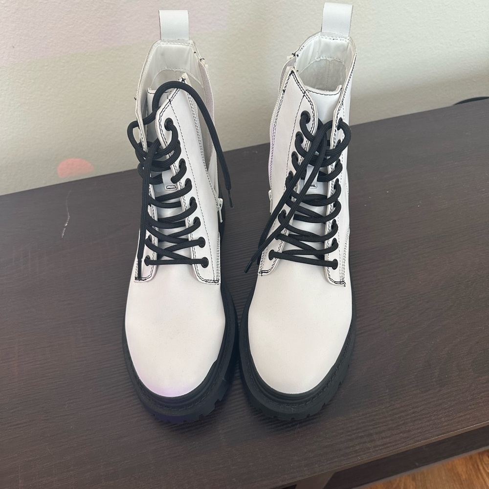 NEW Aqua White Leather Combat Boots - Picture 7 of 9